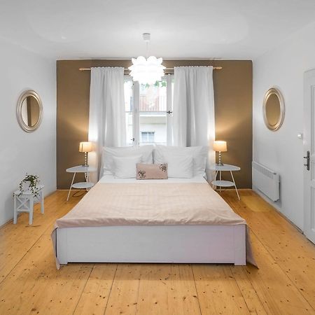 Abc Suites Прага Екстериор снимка