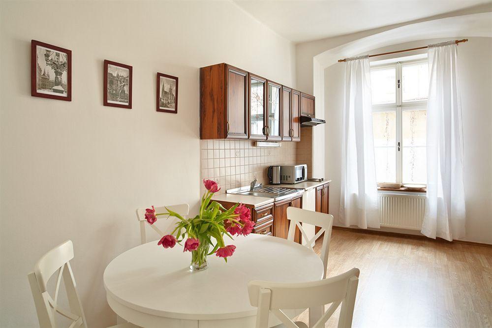 Abc Suites Прага Екстериор снимка