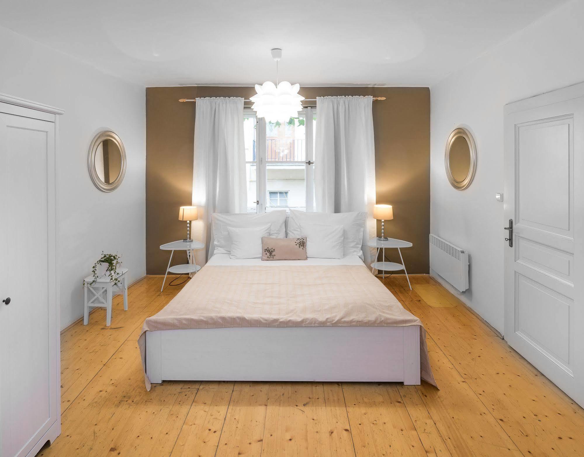 Abc Suites Прага Екстериор снимка
