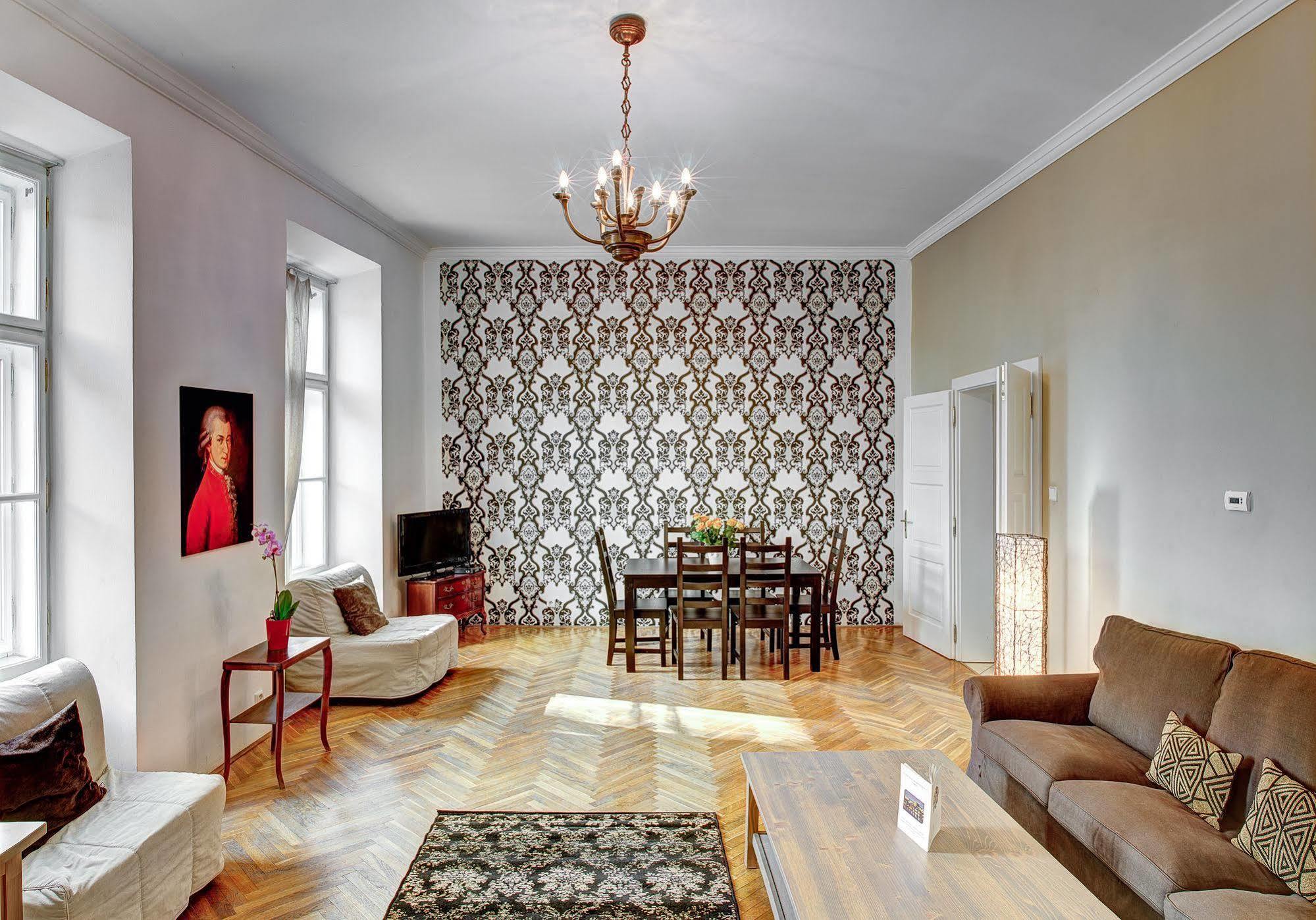 Abc Suites Прага Екстериор снимка