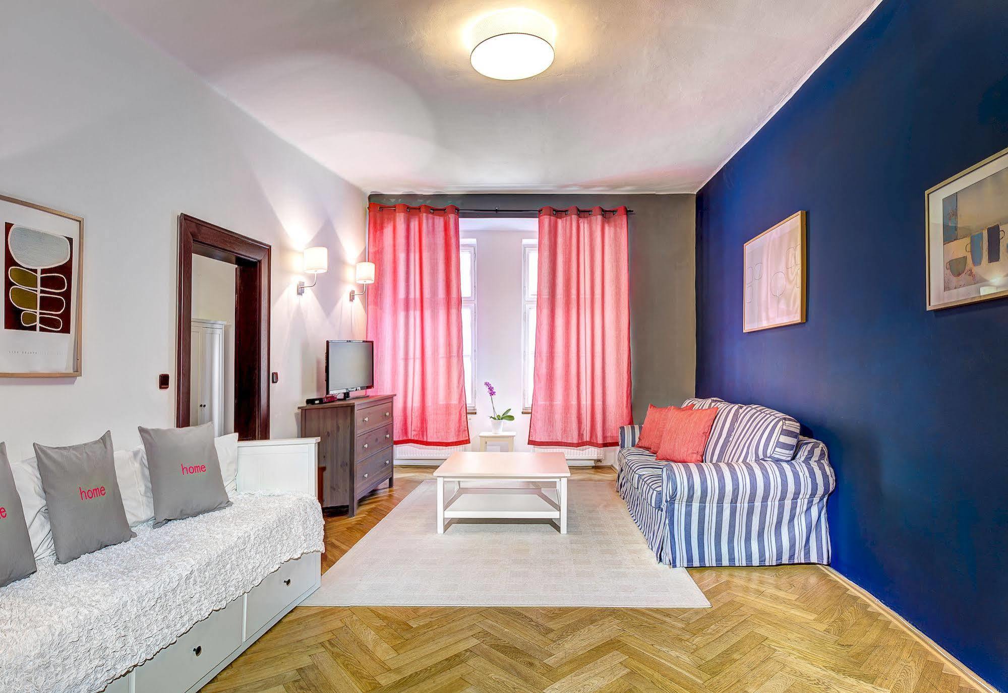 Abc Suites Прага Екстериор снимка