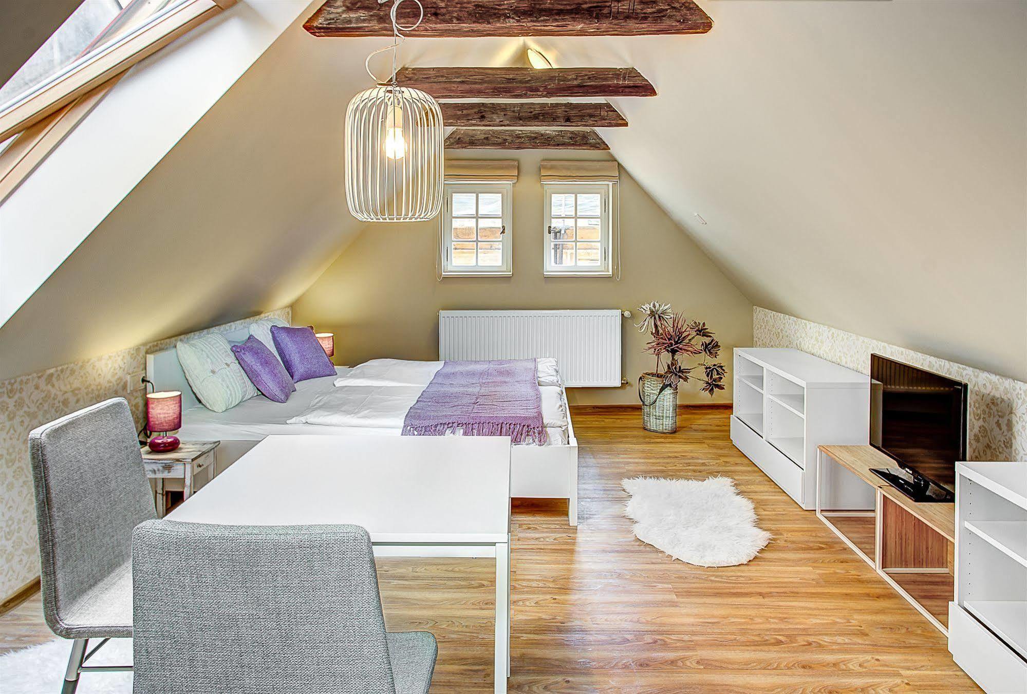 Abc Suites Прага Екстериор снимка