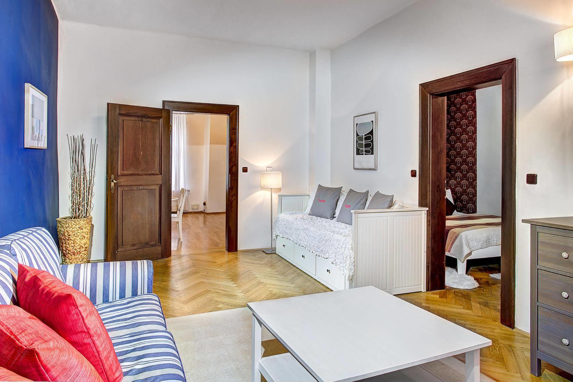 Abc Suites Прага Екстериор снимка