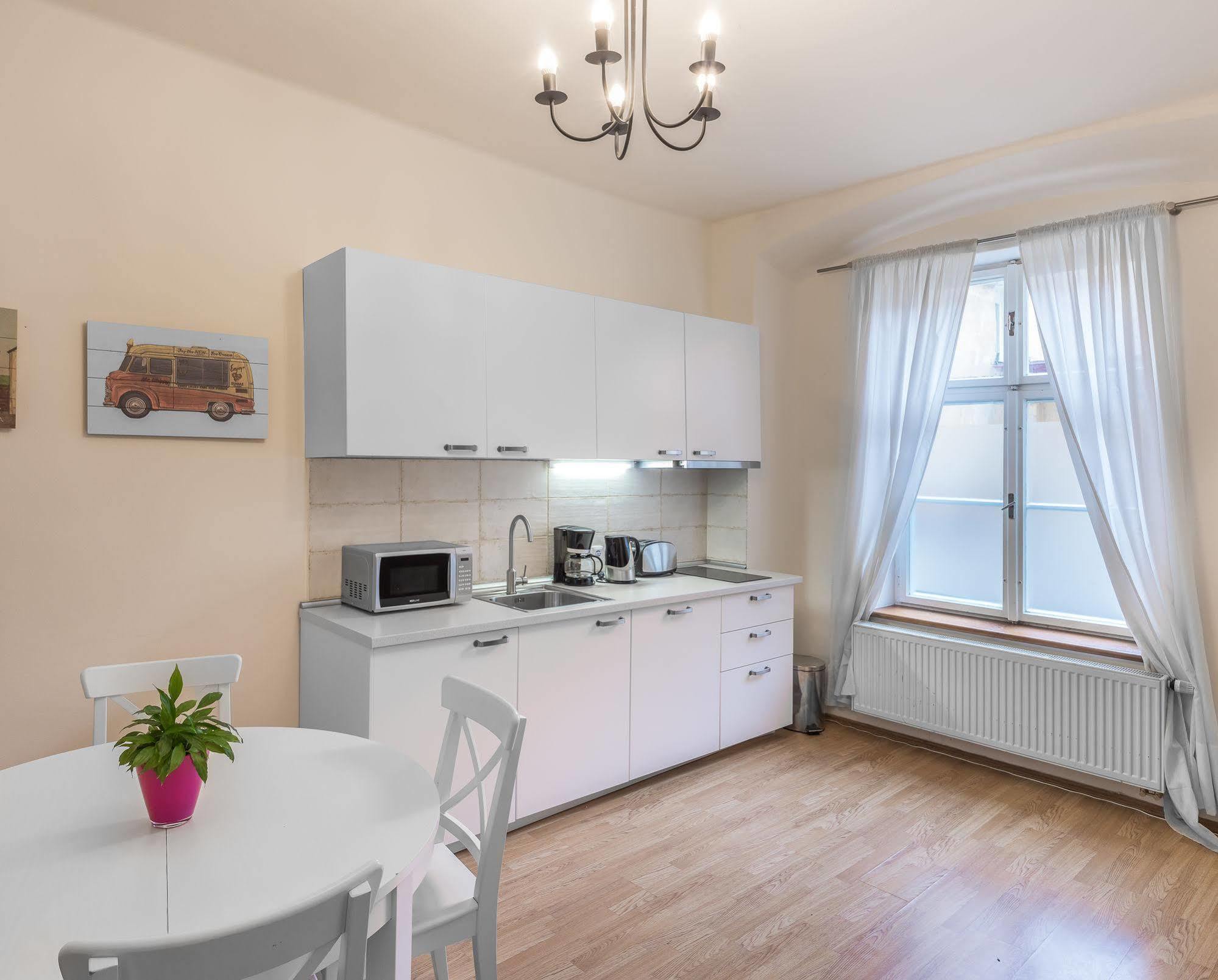 Abc Suites Прага Екстериор снимка