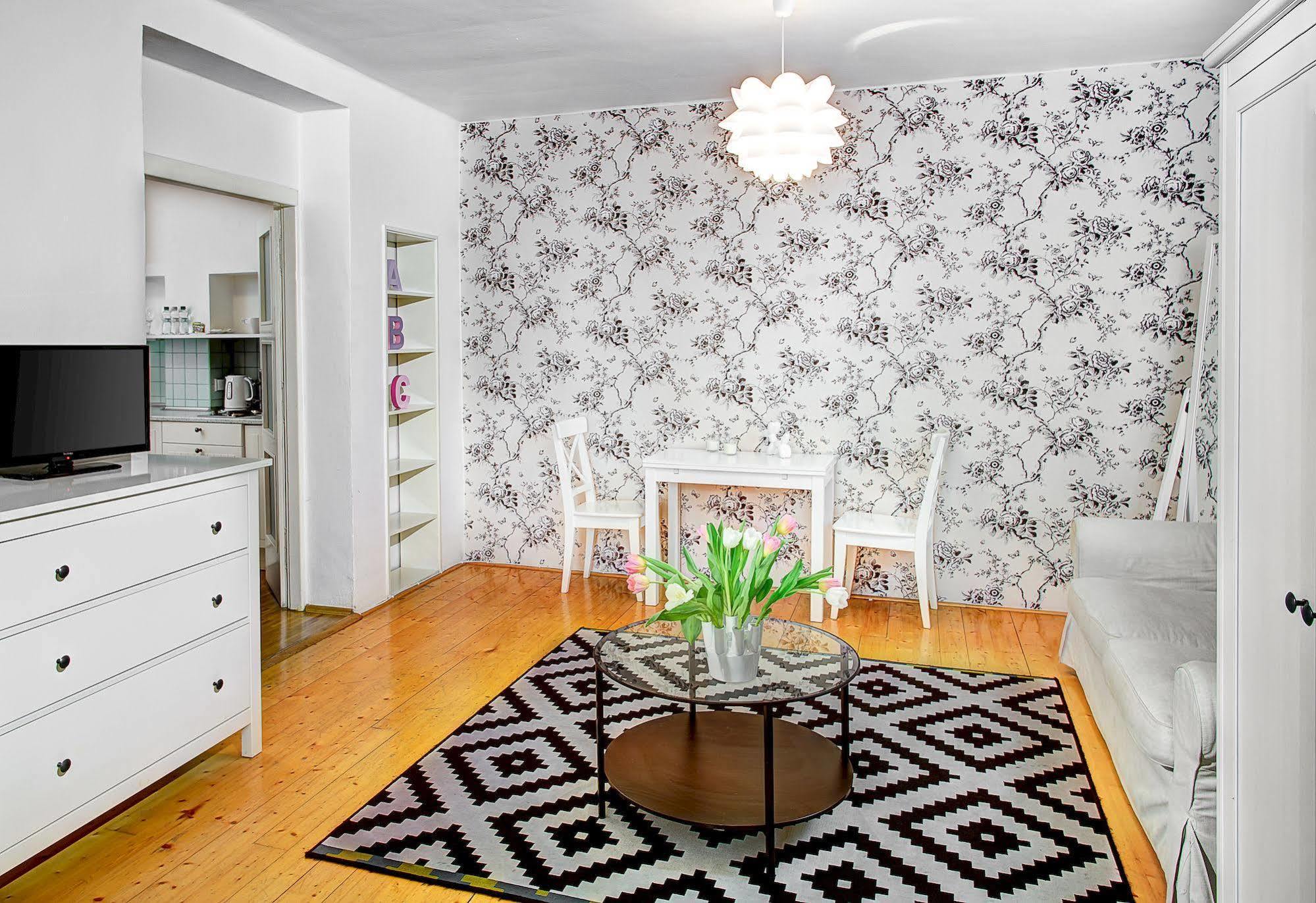 Abc Suites Прага Екстериор снимка