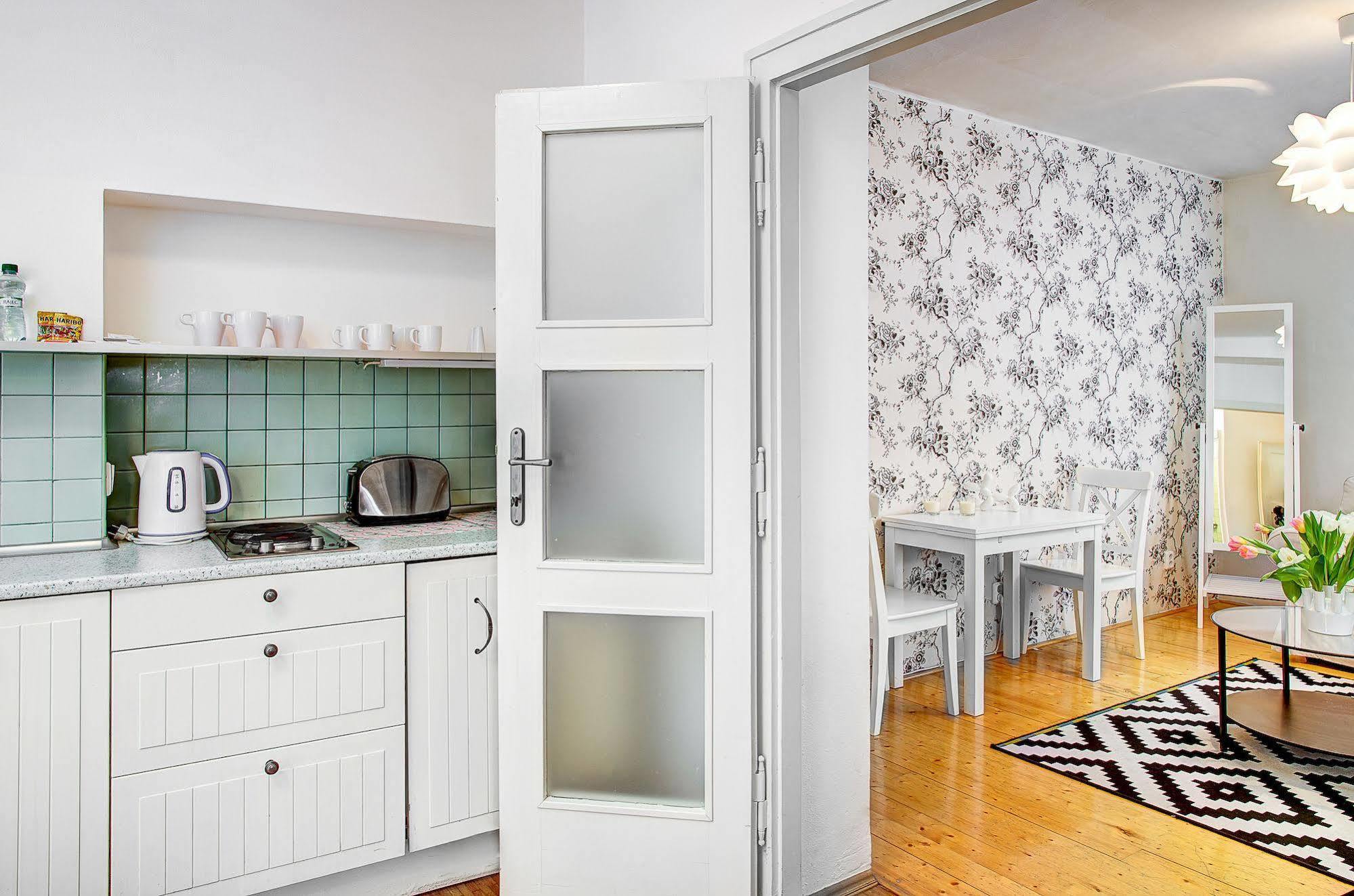 Abc Suites Прага Екстериор снимка