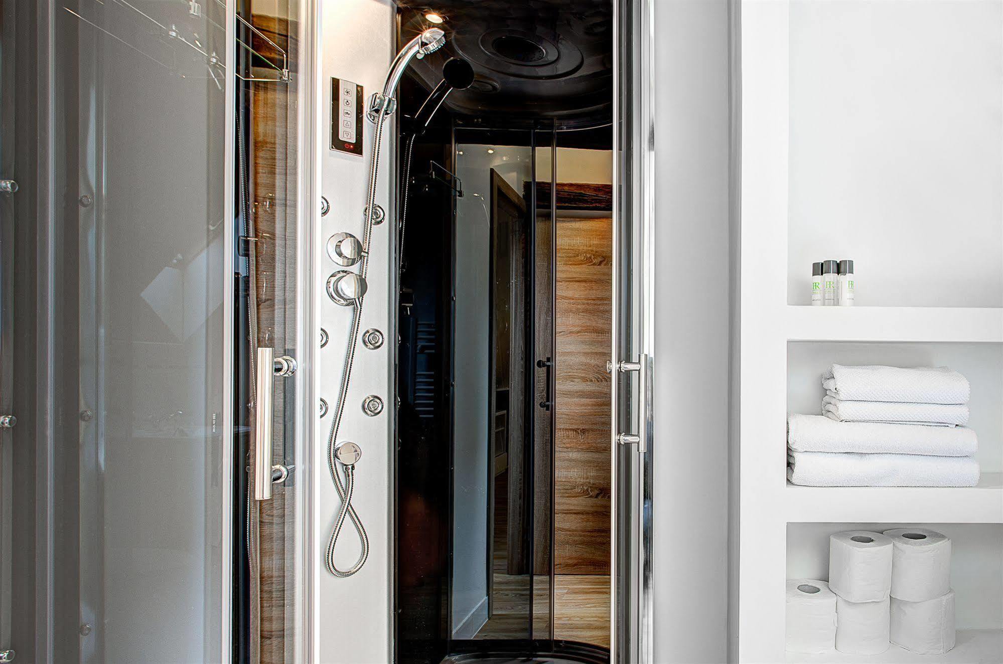 Abc Suites Прага Екстериор снимка